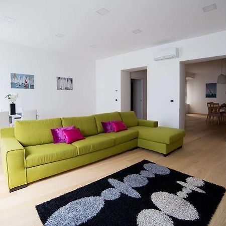 Residence Sara Триест Екстериор снимка