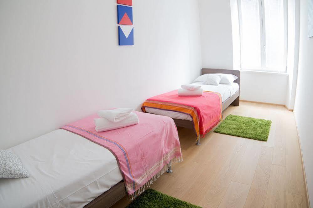 Residence Sara Триест Екстериор снимка
