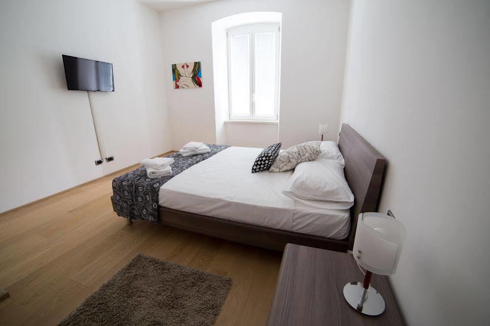Residence Sara Триест Екстериор снимка
